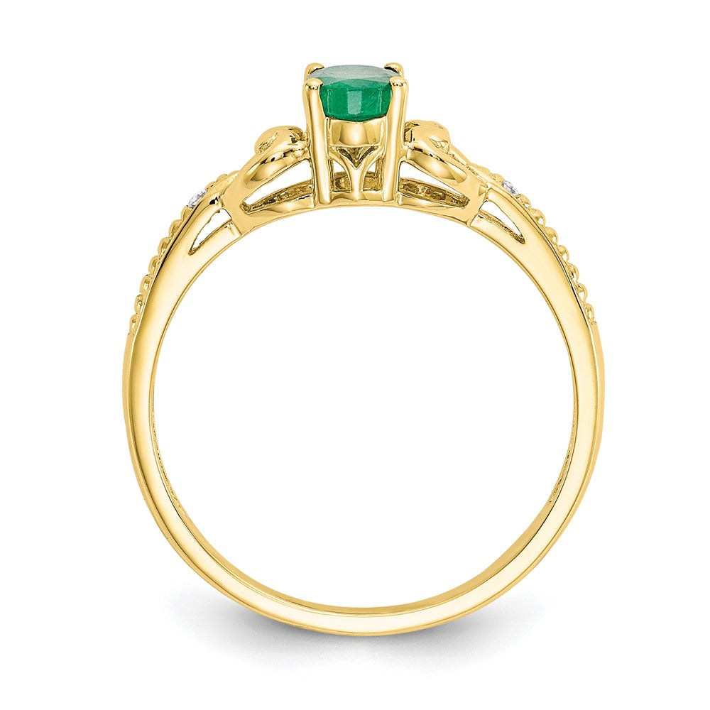 10k 6x Oval May/ Emerald and Diamond Size 7 Ring