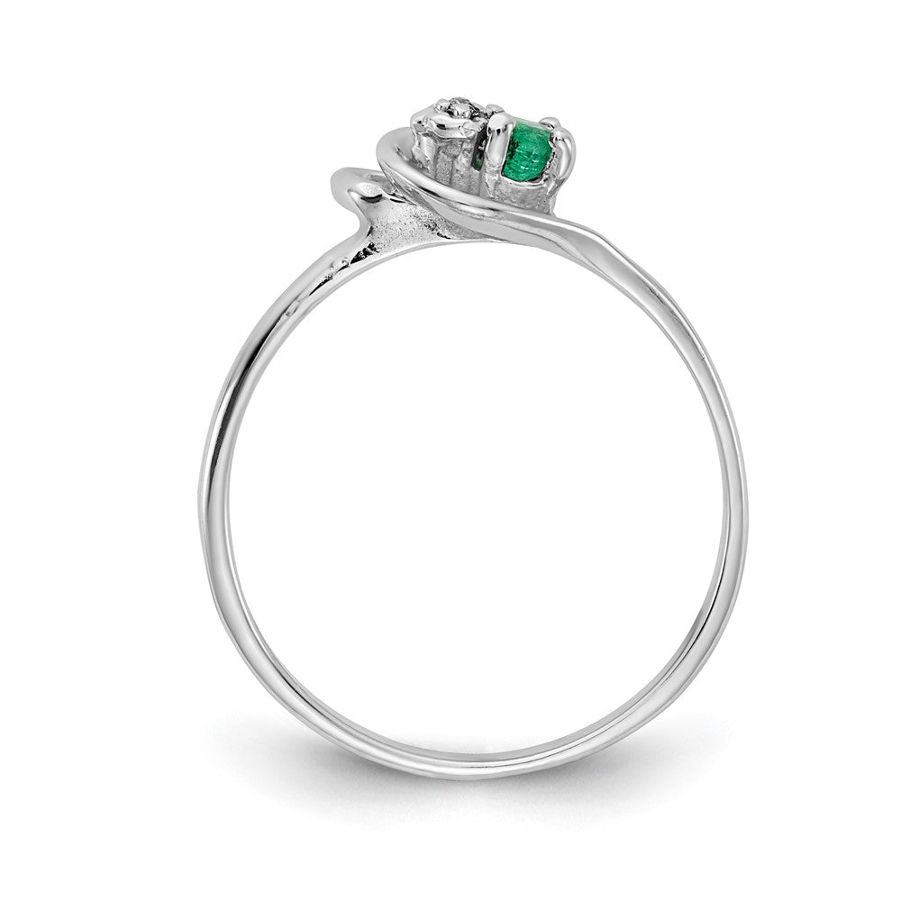 14k White Gold Emerald A Diamond ring