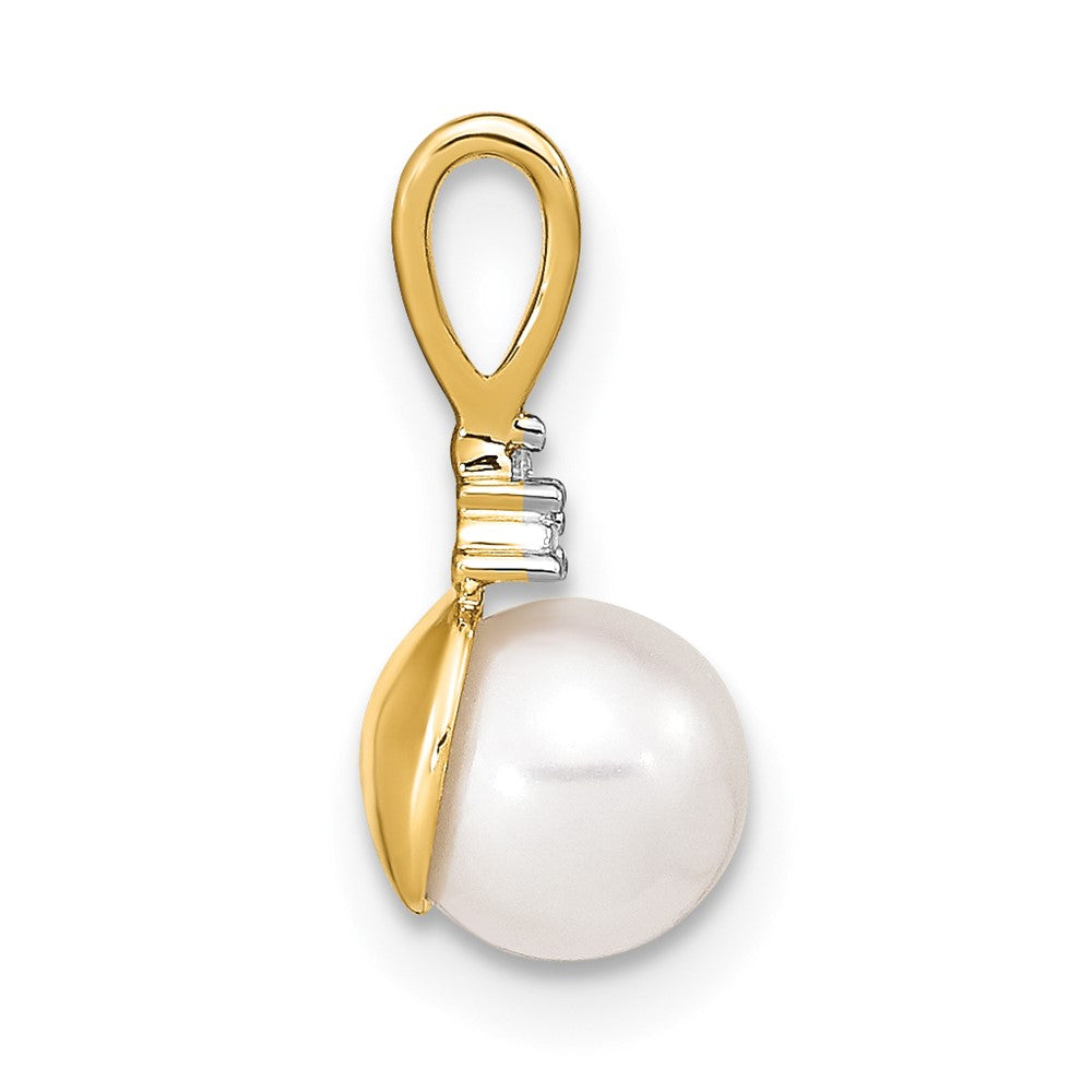 14k 6- White Round FW Cultured Pearl and Diamond Pendant