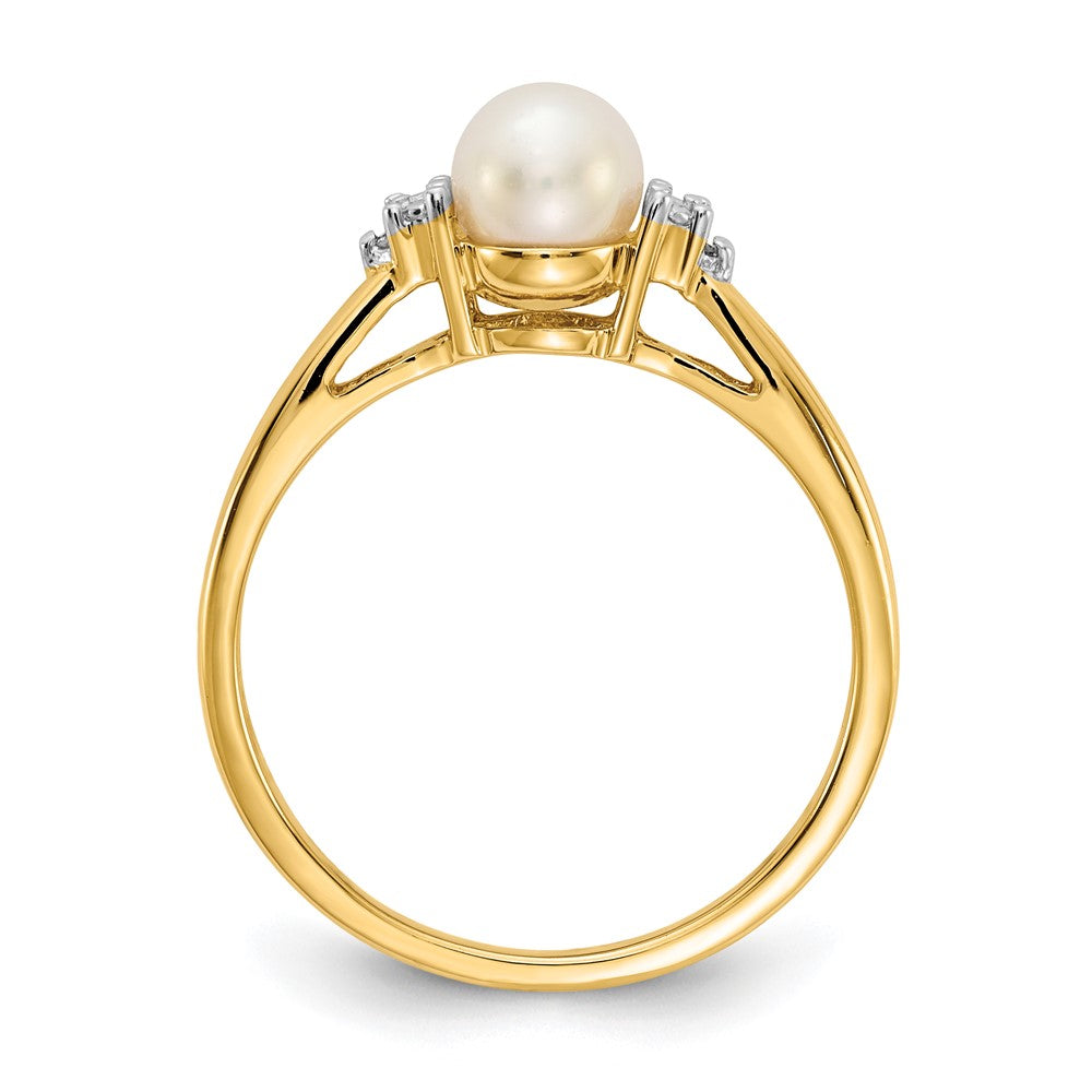 14k White Freshwater Cultured Pearl and Diamond Ring
