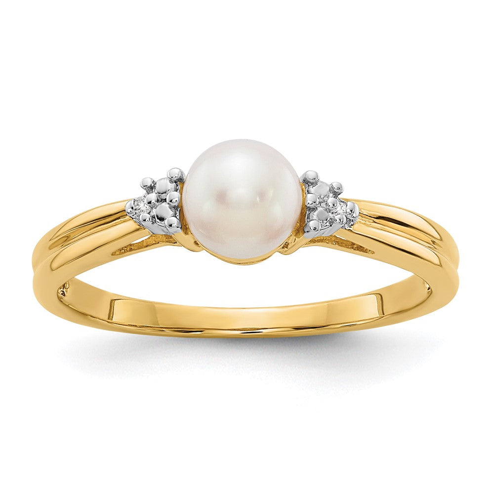 14k White Freshwater Cultured Pearl and Diamond Ring