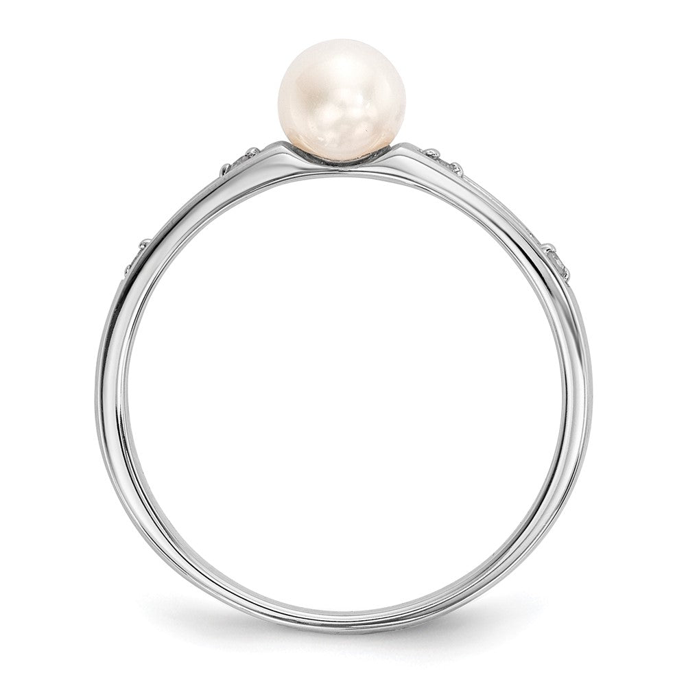 14k White Gold Freshwater Cultured Pearl and Diamond Ring