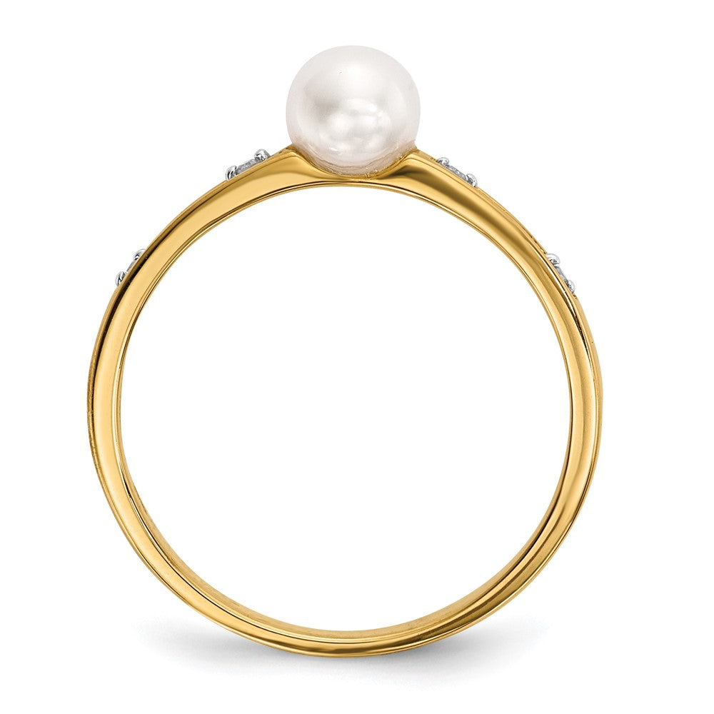 14k Freshwater Cultured Pearl and Diamond Ring