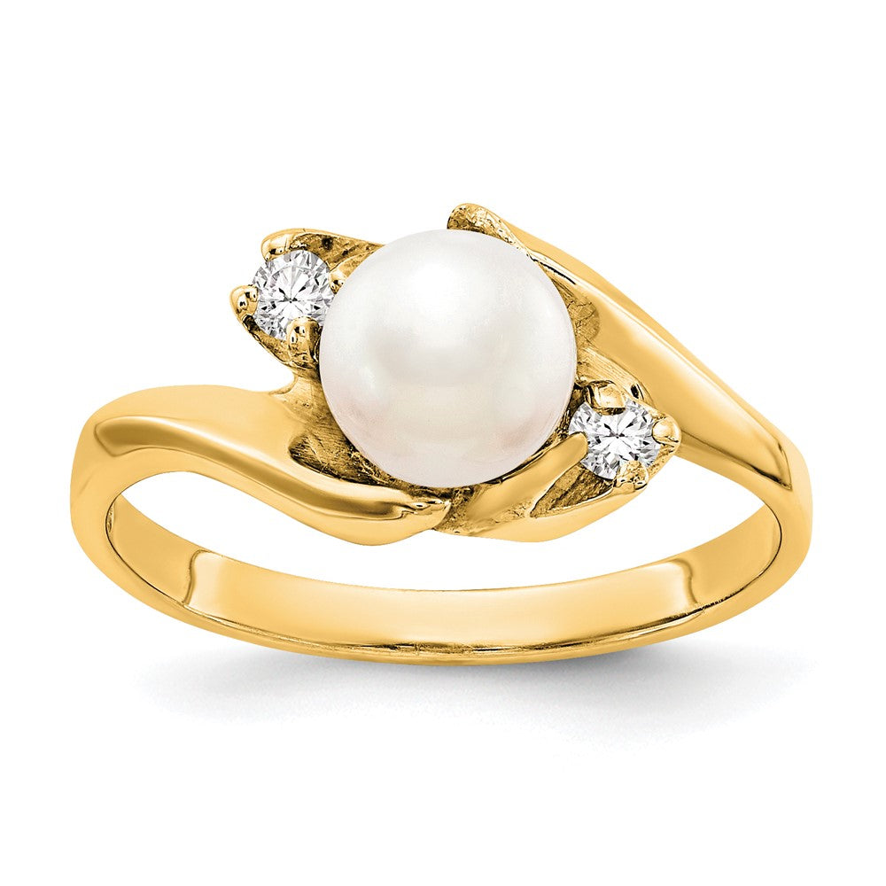 14k White Freshwater Cultured Pearl and 1/15 carat AA Diamond Ring