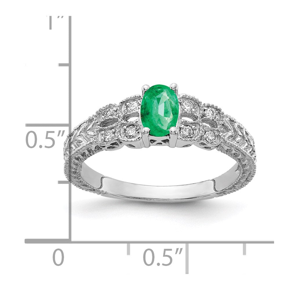 14k White Gold 6x Oval Emerald and 1/10 carat VS Diamond Ring