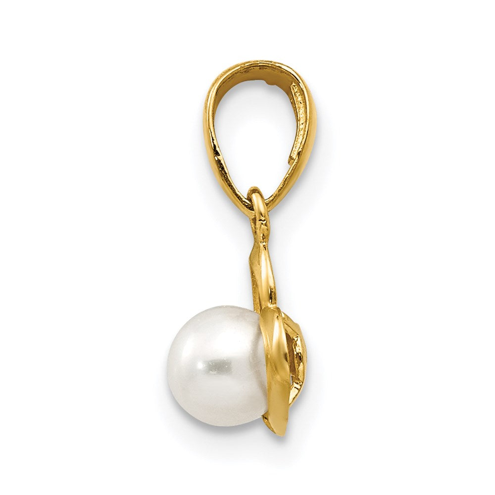 14k Freshwater Cultured Pearl in Heart Pendant